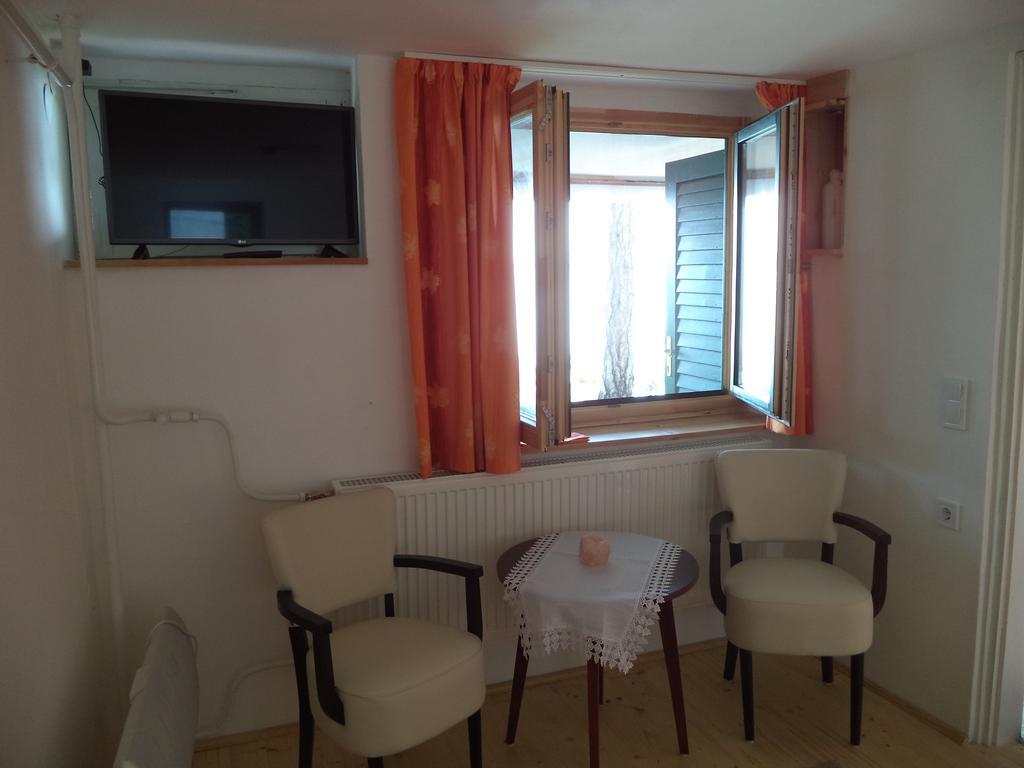 טיהאני Napkelte Apartman חדר תמונה
