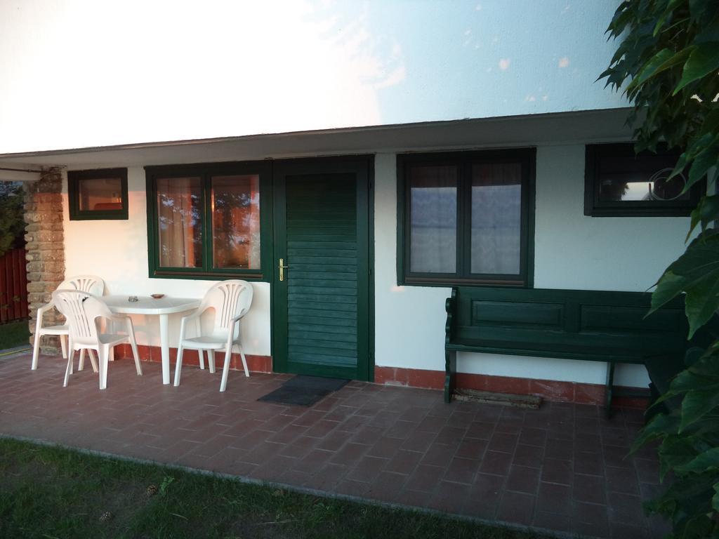 טיהאני Napkelte Apartman חדר תמונה